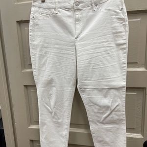 NWOT White Gloria Vanderbilt Stretch Pants